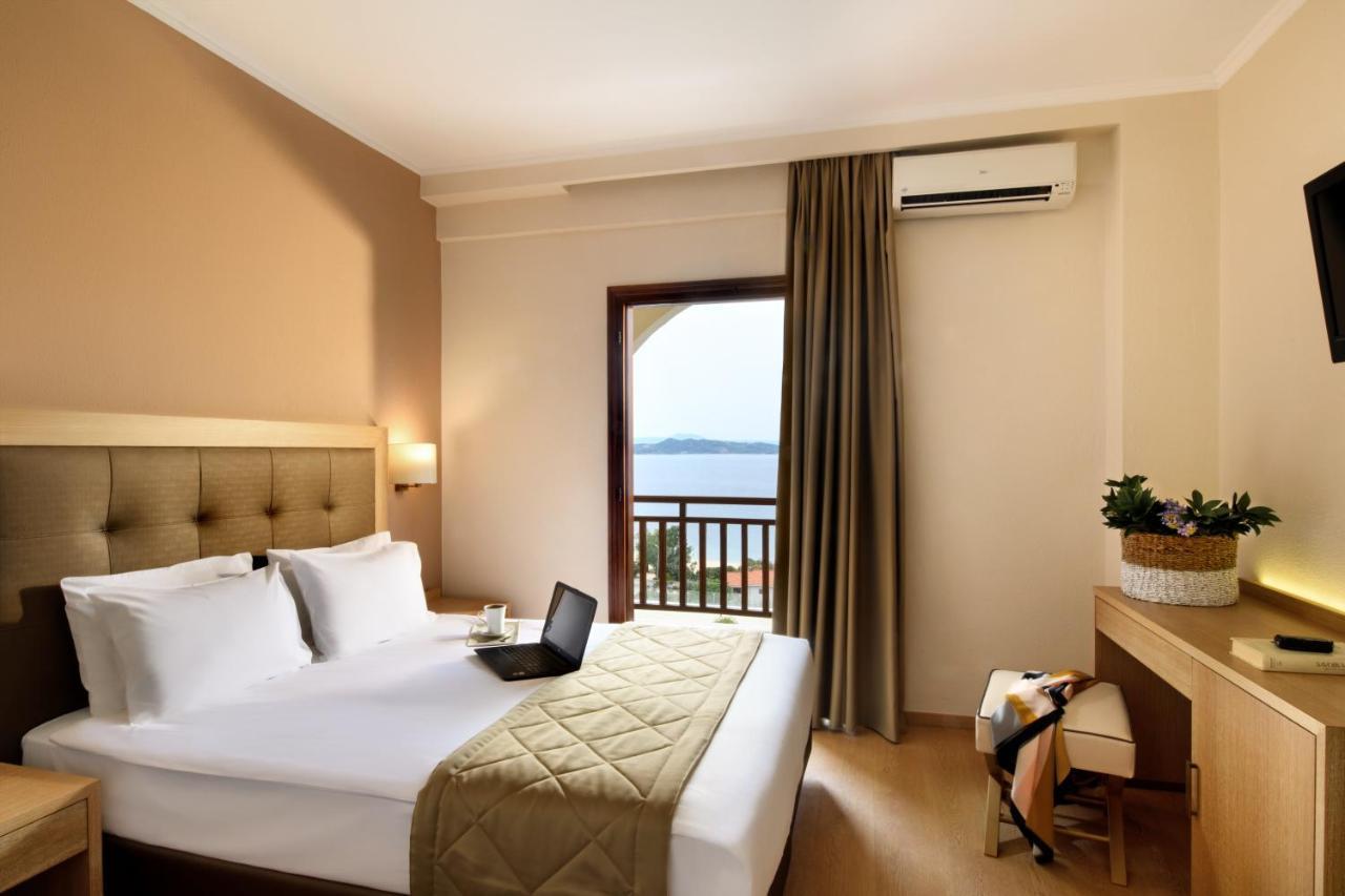 Akrathos Beach Hotel Ouranoupoli Bagian luar foto